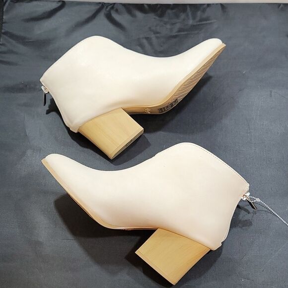 BRAND NEW QUPID POINTED TOE ANKLE BOOTIE - Picture 11 of 15